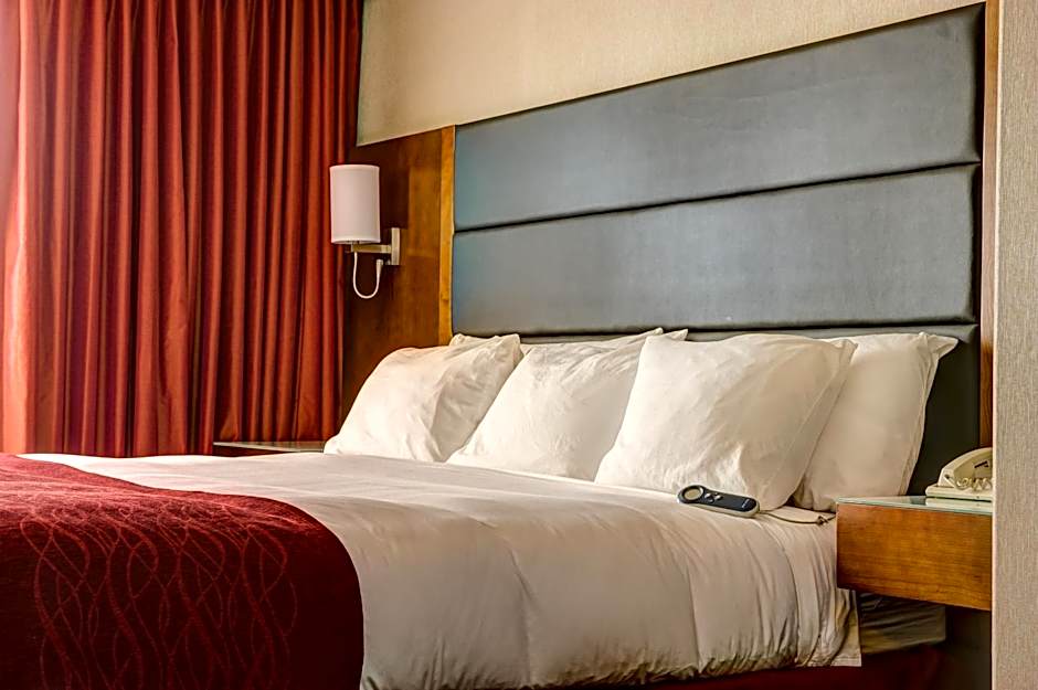 Radisson Hotel & Suites Fort Mcmurray