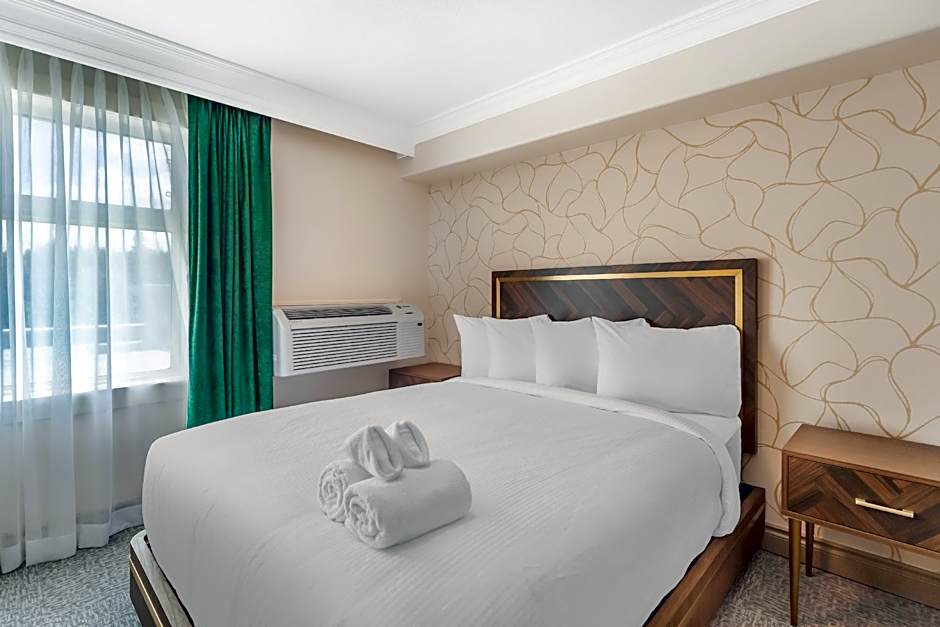 Photo 1 of 1 of 1 Queen Bed, Accessible