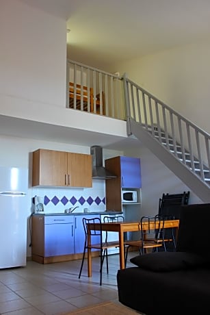 Superior One-bedroom Apartment with Mezzanine