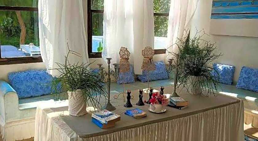 Brassiere Beach Hotel