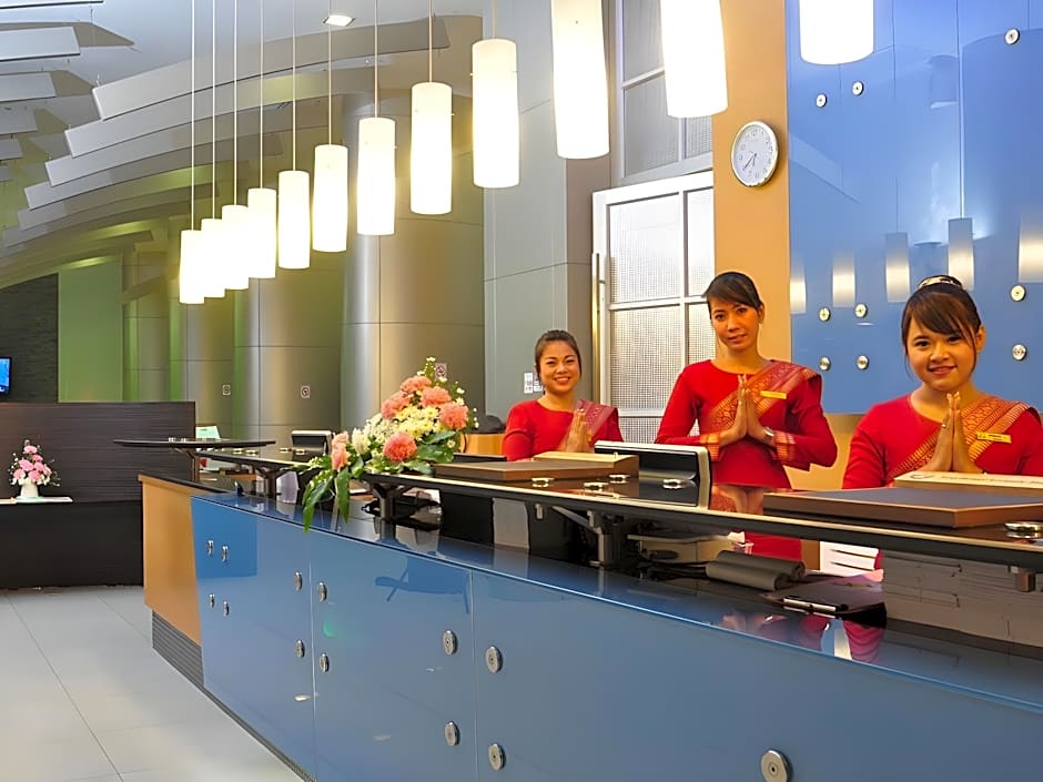 Mayflower Grande Hotel