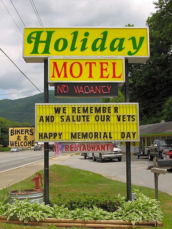 A Holiday Motel - Maggie Valley