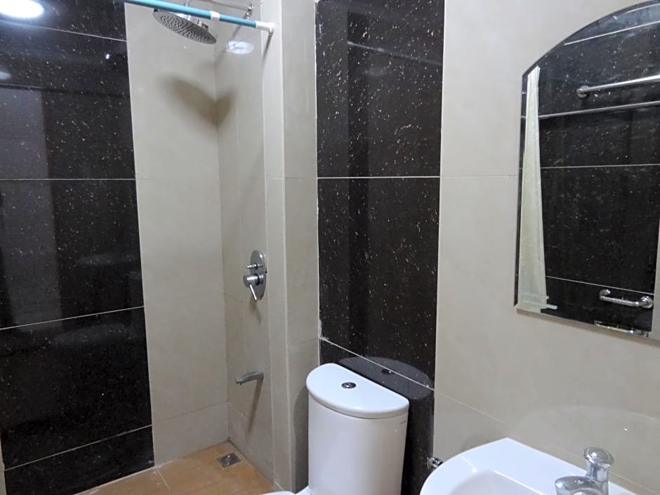 The Executive Villa Inn & Suites