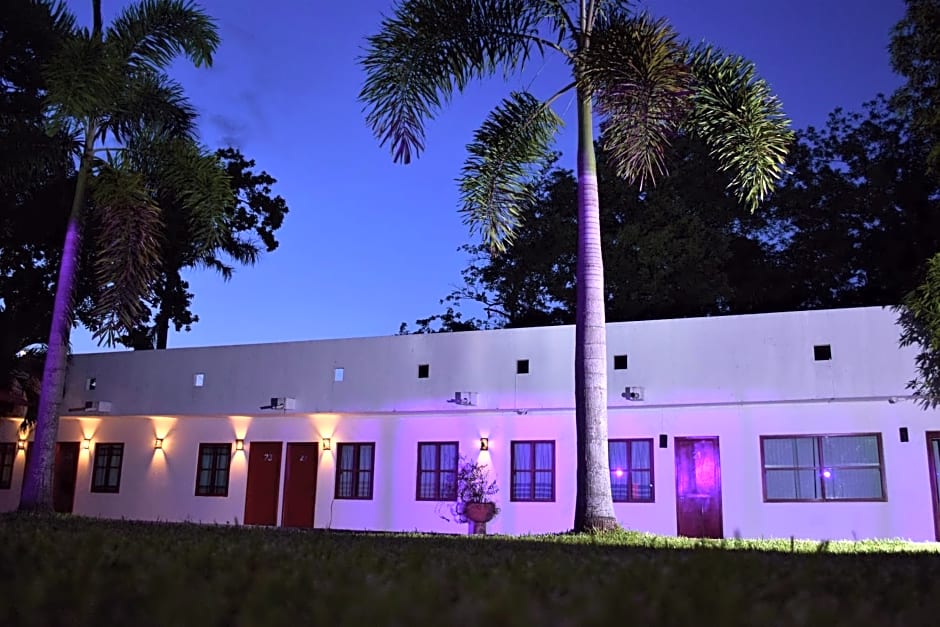 Villa Blanca Suites