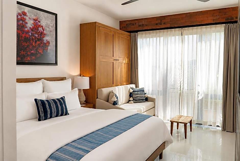 Flamboyan Hotel & Residences