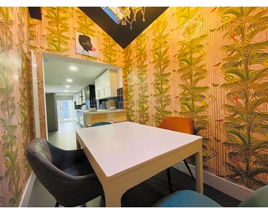 Townhouse PLUS @ Lower Beth Street Stoke