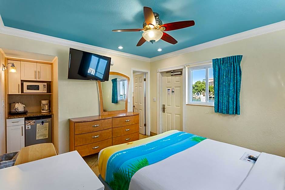 Photo 1 of 4 of Standard 1 Queen Bed