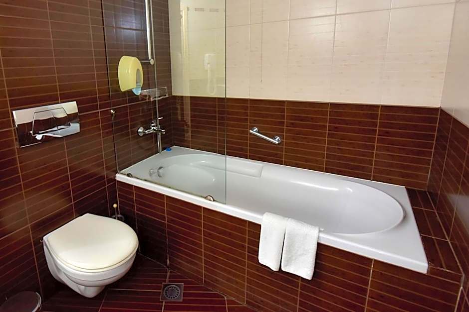 Rhodopi Home Hotel Chepelare- Half Board & Wellness