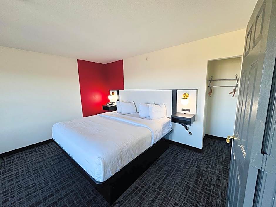 Ramada by Wyndham Sparta/At Speedway