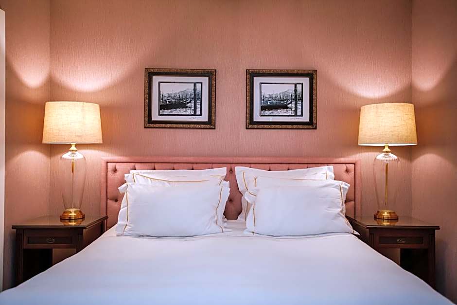 Photo 1 of 8 of Superior 1 King Bed Suite
