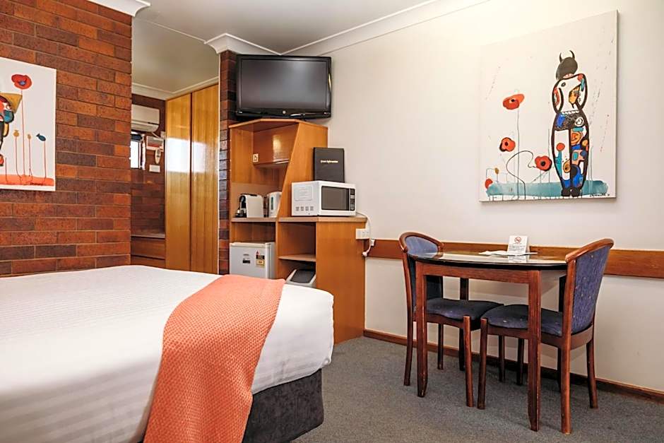 Country Pathfinder Motor Inn