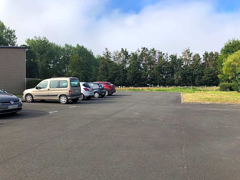 Logis Hôtel Le Relais De Beaucemaine