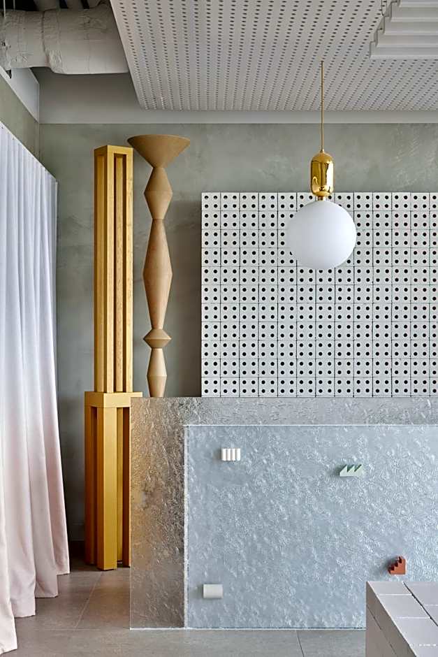 Locke at East Side Gallery