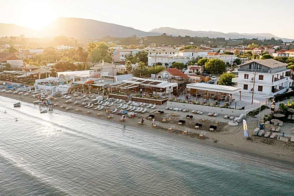 Horizon Apartments - Beachfront Luxury, by ZanteWize