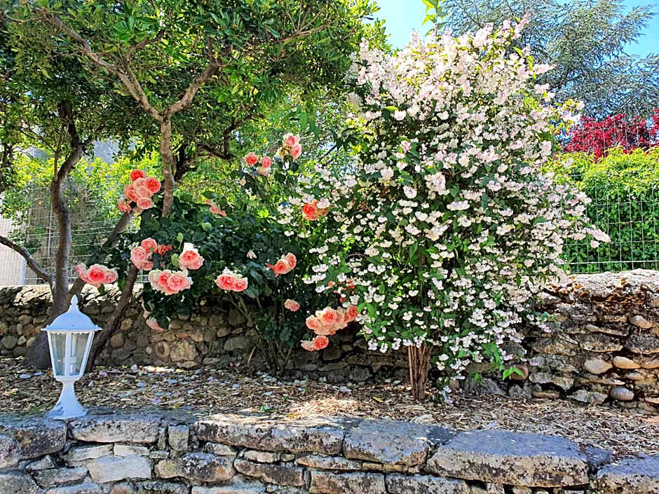 Logis Hôtel Restaurant L'Escarbille