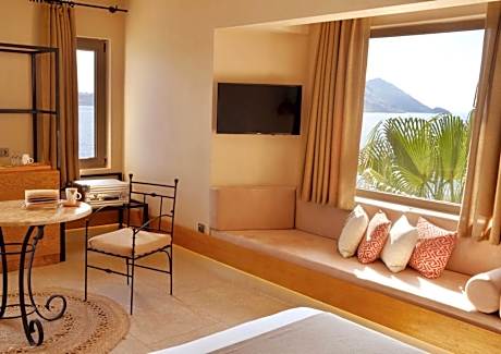 Deluxe Double or Twin Room with Garden View