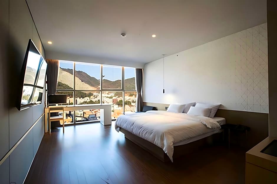 Hound Hotel Changwon - Jinhae Yongwon
