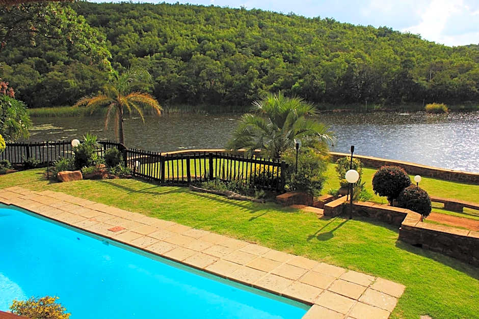 Bass Lake Country Lodge