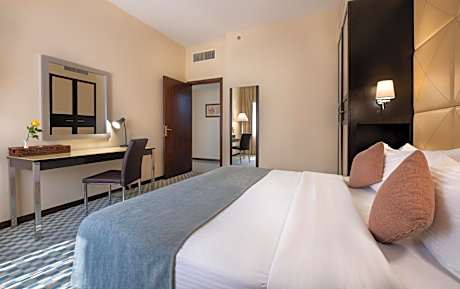 Grand Two- Bedrooms Suite