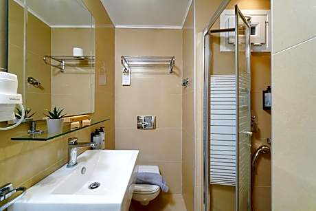 Junior Suite with Pool View