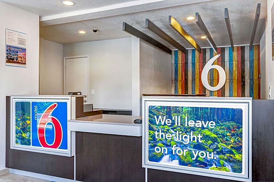 Motel 6-Kirkland, WA - North Kirkland