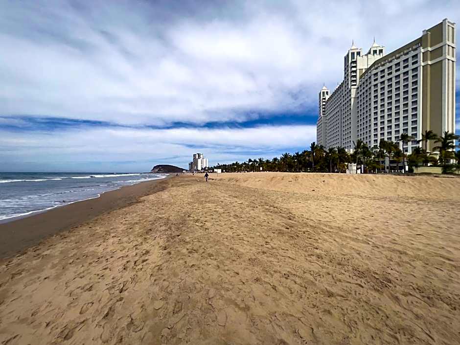 Promo!-Pool-Sleep 6-Near Beach & Water Park-Gated