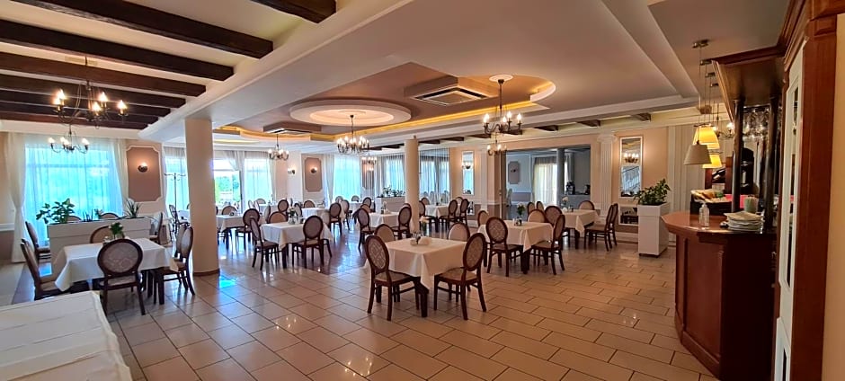 Hotel - Restauracja Koral