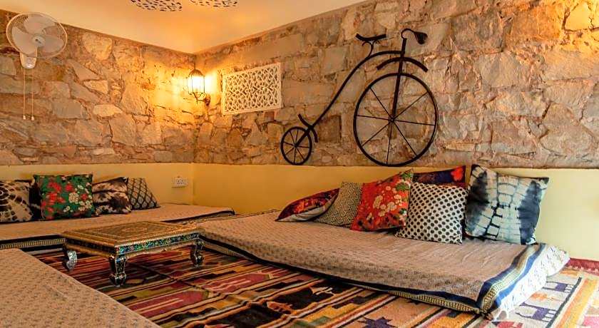 Jaipur Jantar Hostel