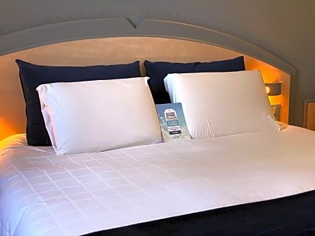 Standard Room - 1 Double Bed