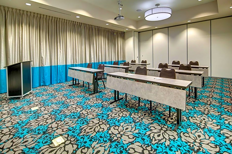 Hampton Inn By Hilton and Suites Roanoke-Downtown, VA
