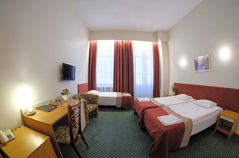 Photo 1 of 5 of Triple Room