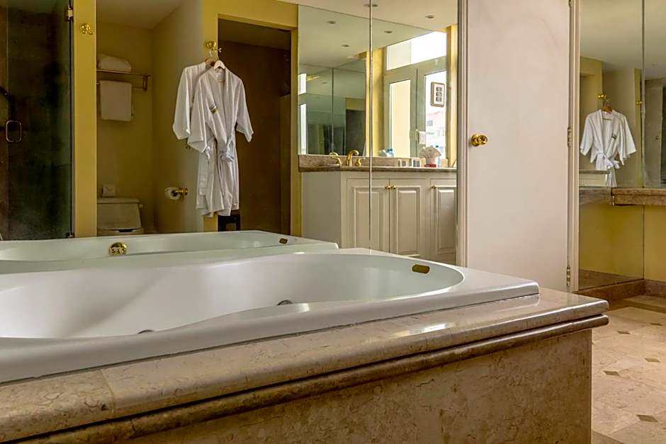 Gamma de Fiesta Americana Monterrey Gran Hotel Ancira