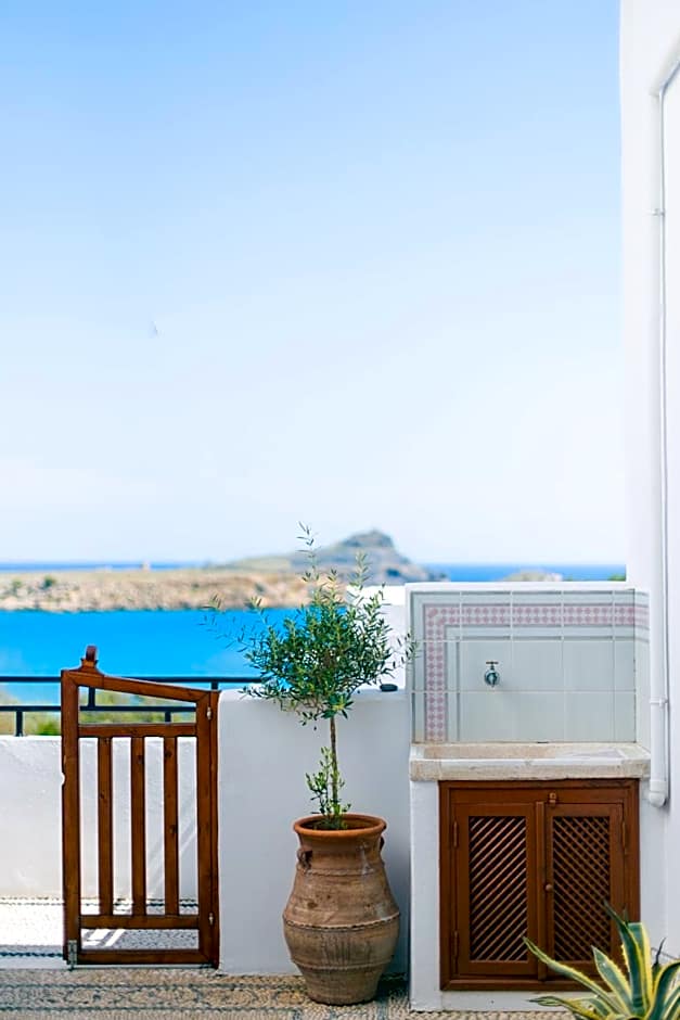 Thea Villas and Suite