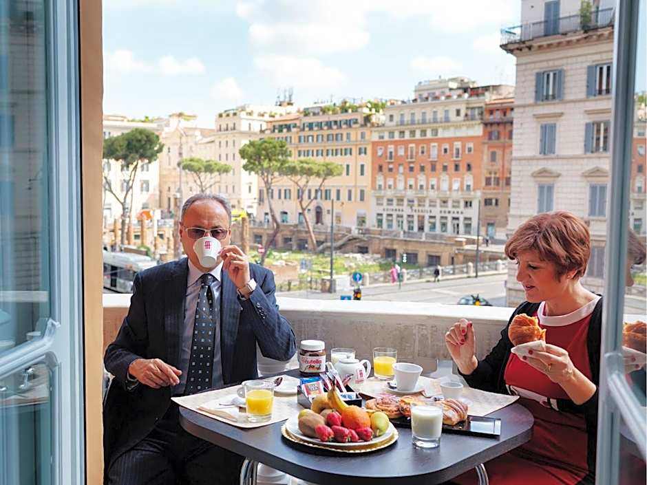 Lh Royal Suites Terrace