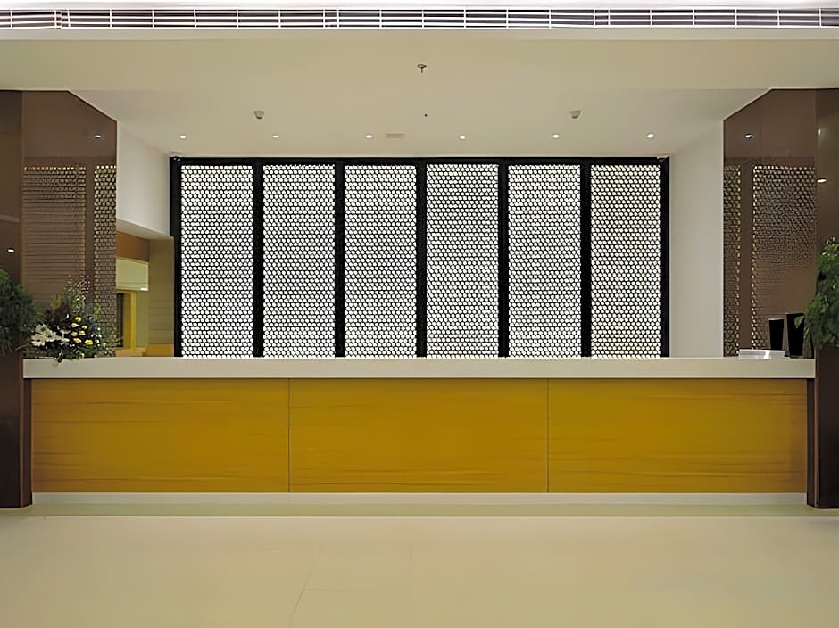 Hotel Naveen Lakeside