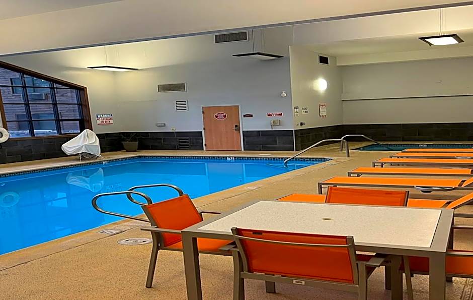 Empeiria High Sierra Hotel