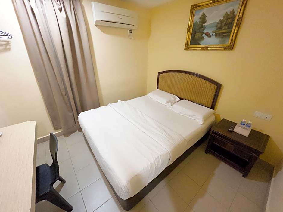 Photo 1 of 1 of Deluxe 1 Queen Bed