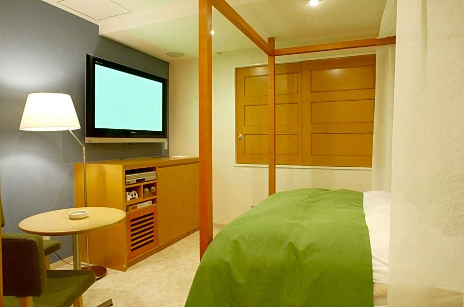 Hotel Woo (Adults Only)
