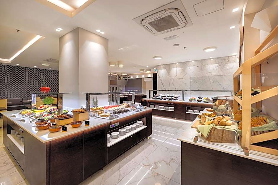 Atlantis Beach Hotel