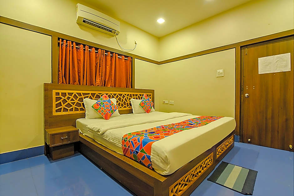 Fabexpress Shivalya – Calcutta, LA