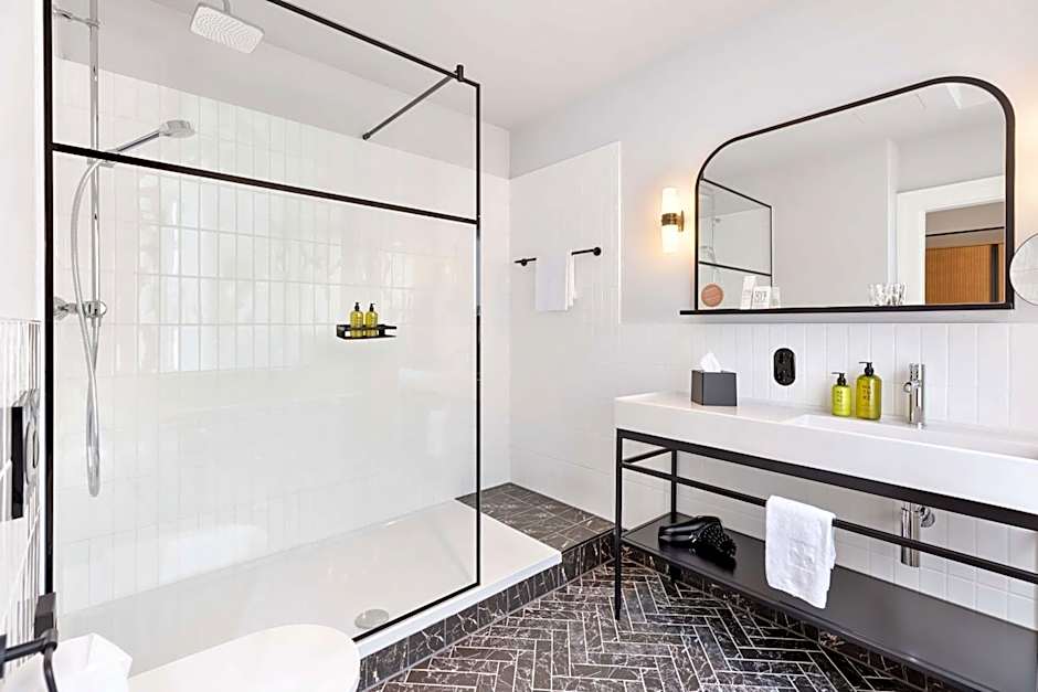 Hotel Astoria Vienna, Curio Collection by Hilton
