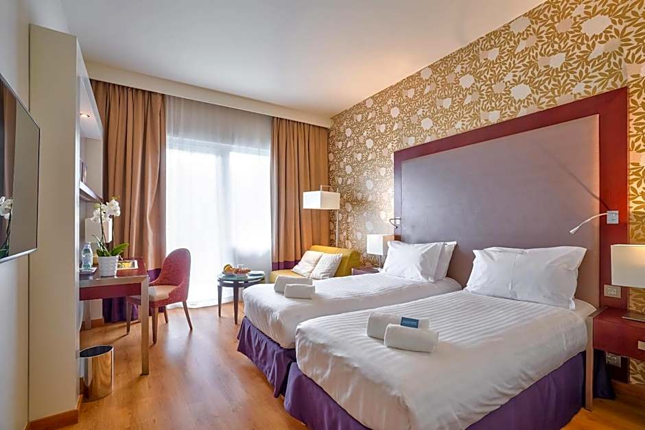 Clarion Paris CDG Airport