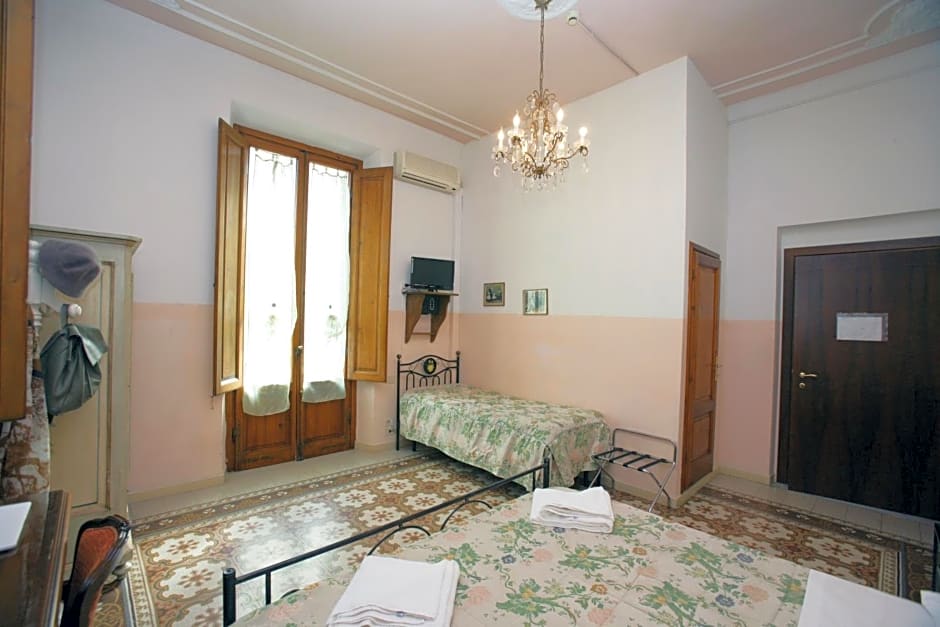 Hotel Desiree