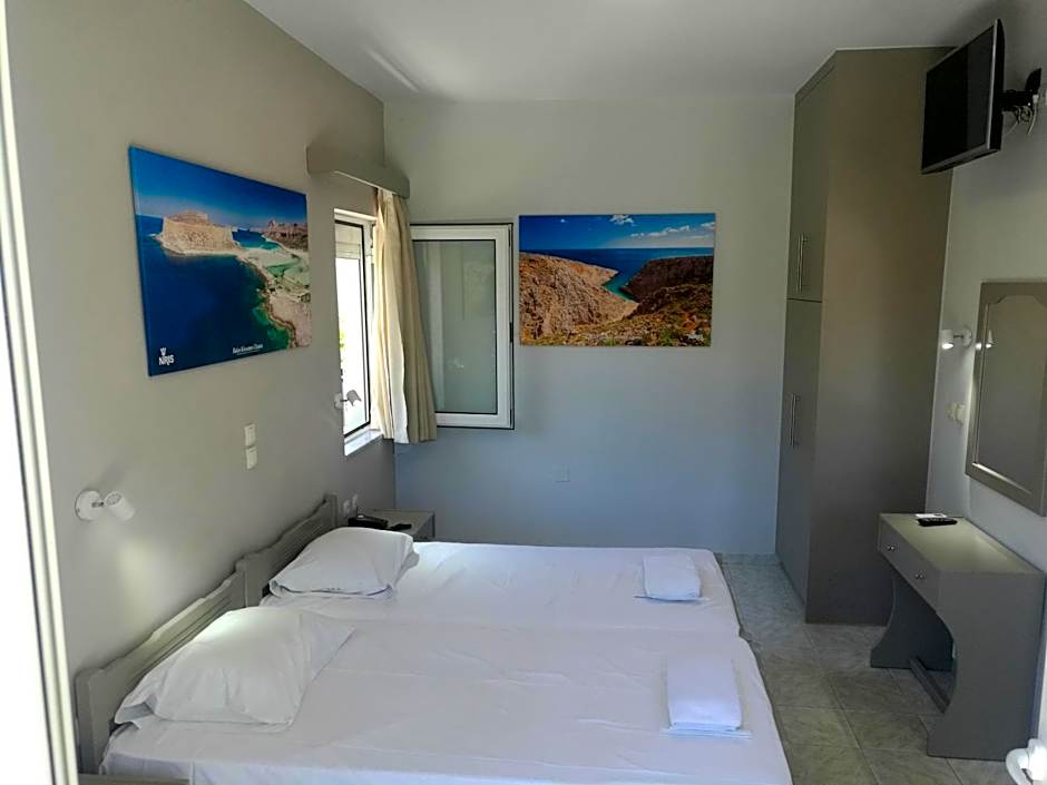 Niriis Hotel
