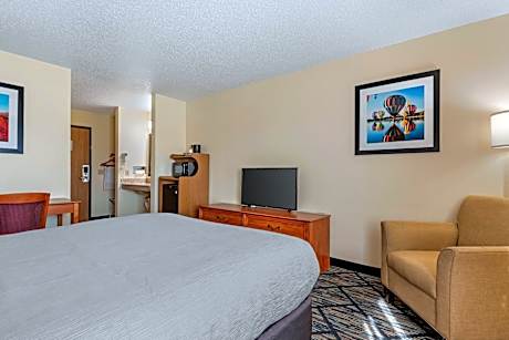 Queen Room - Accessible/Nonsmoking
