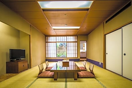 Japanese-Style Family Room - Smoking