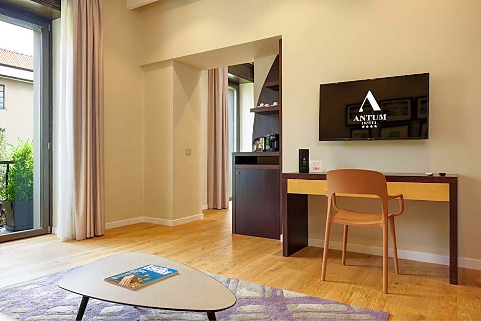 Antum Hotel