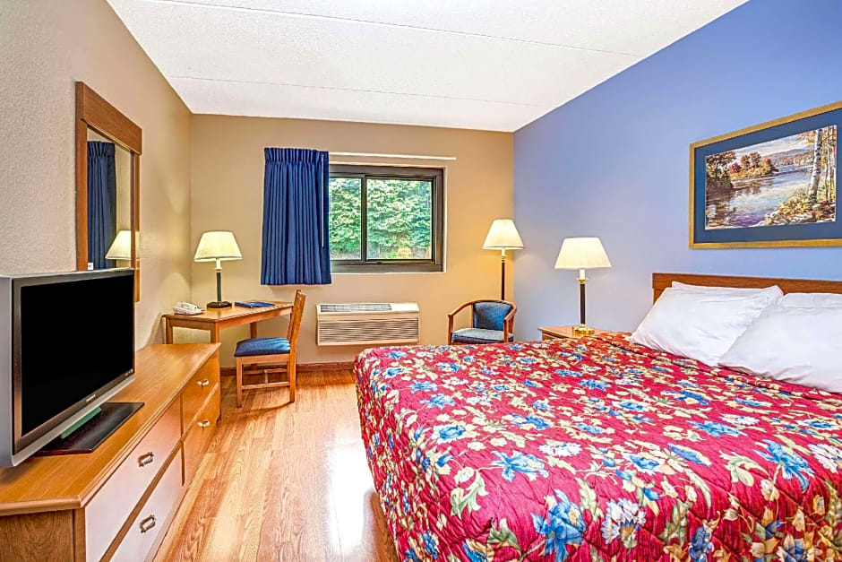 Super 8 by Wyndham Mahwah