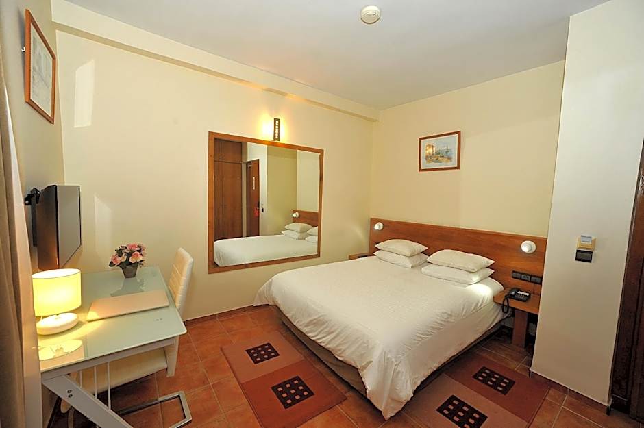 Casablanca Suites & Spa