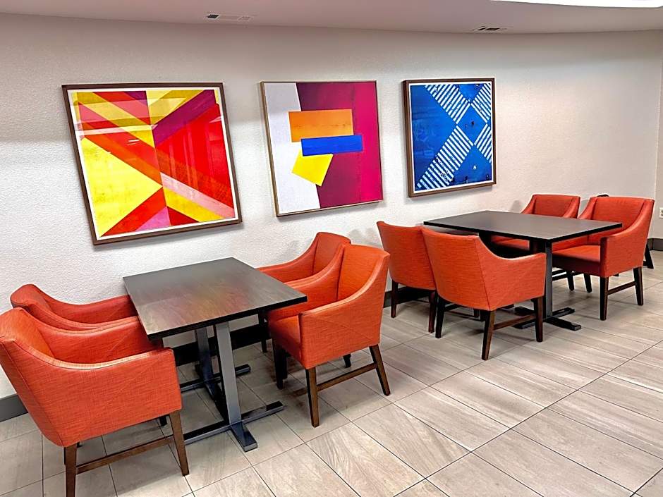 Holiday Inn Express Hotel & Suites Hinesville By IHG